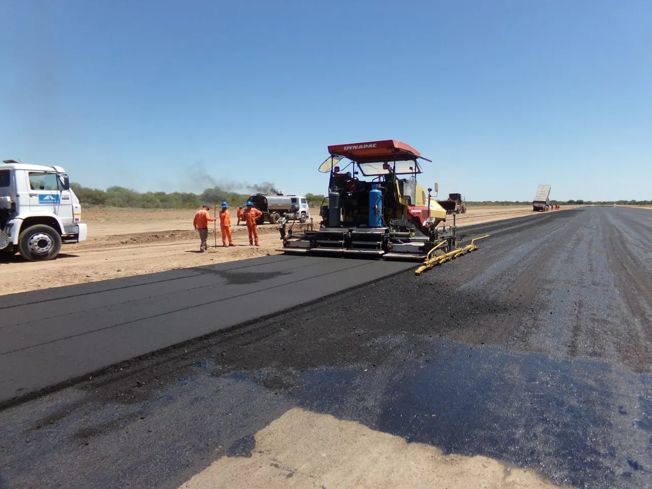 Repavimentación de Pista, Calle de Rodaje y Vehiculares — imagen 6